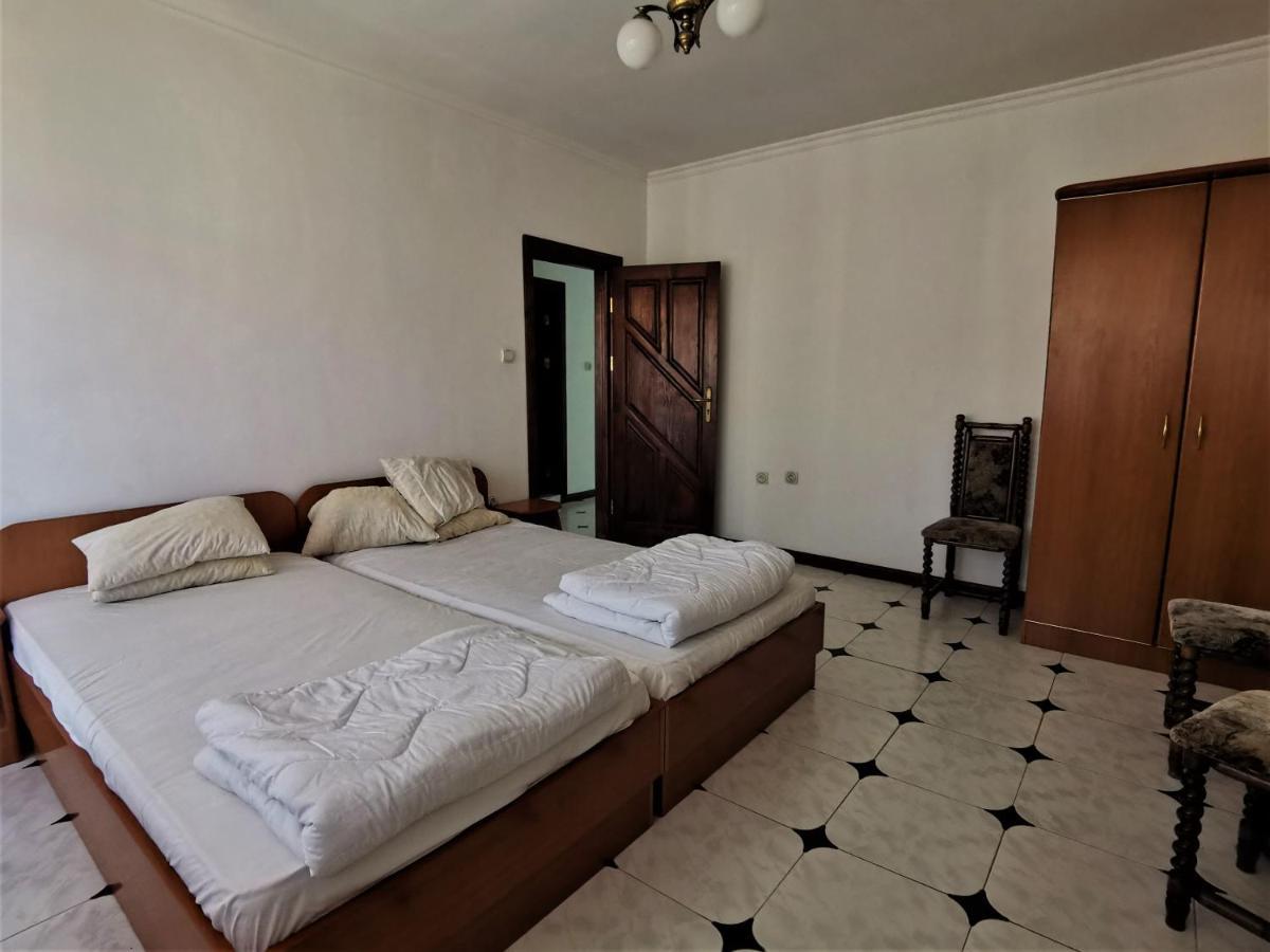Lazur Seaview Apartment Pomorie Exterior photo